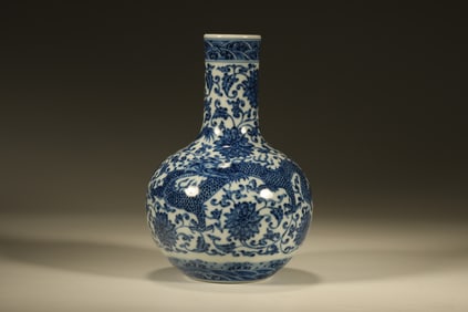 Blue and White Flower and Dragon Pattern Porcelain Tianqiu Vase