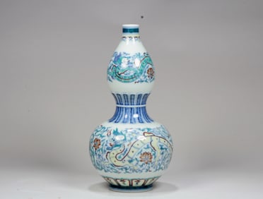 A DOUCAI 'LOTUS AND DRAGON'DOUBLE-GOURD VASE