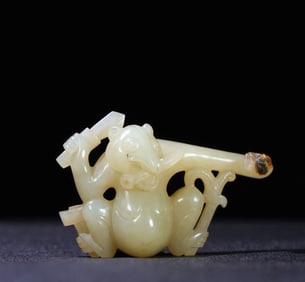 A HETIAN JADE BEAR' HOOK