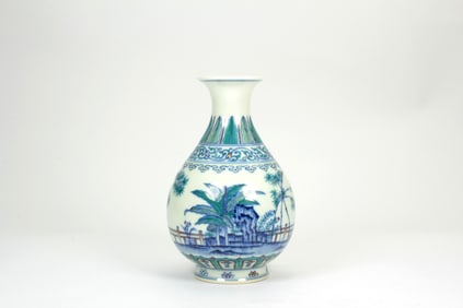 A DOUCAI 'LEAF' VASE,YUHUCHUN