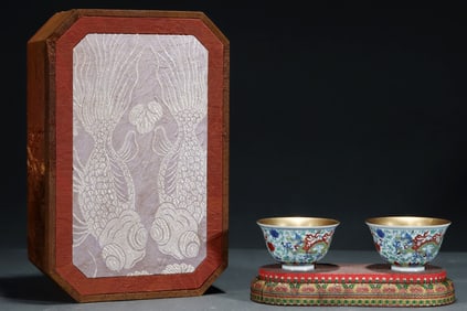A PAIR OF MING CHENGHUA PERIOD DOUCAI'PERIOD'CUPS