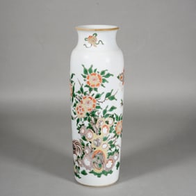 A WUCAI 'FLORAL AND BIRD'BOTTLE VASE