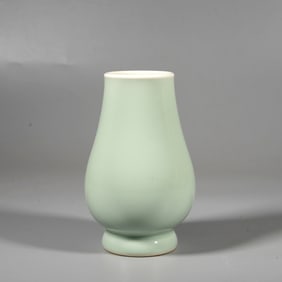 A PINK AND CELADON GLAZED 'PIPA'VESSEL,ZUN