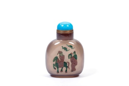 AN AGATE 'FIGURAL' SNUFF BOTTLE