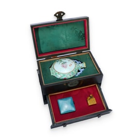 A FAMILLE ROSE BOTTLE AND A TIANHUANG SEAL