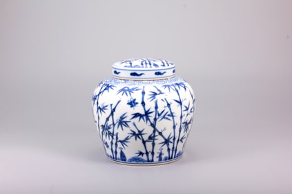 A BLUE AND WHITE 'BAMBOO'JAR AND COVER