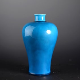 A PEACOCK BLUE GLAZED VASE,MEI