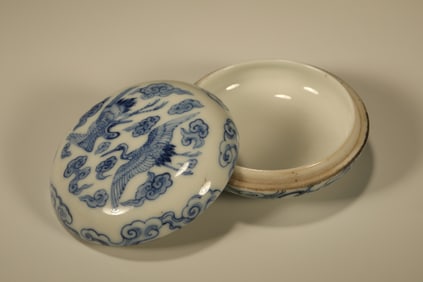 Blue and White Cloud and Crane Pattern Porcelain Lid Box