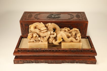 Shoushan Furong Carved Dragon Stone Seal