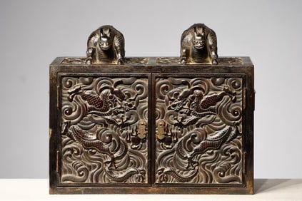 Red Sandalwood Carved Dragon Pattern Box