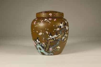 Tea Glazed Famille Rose Magpie with Plum Flower Pattern Porcelain Lid Box