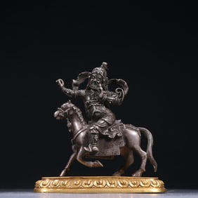 Silver Gold of Wealth Figure