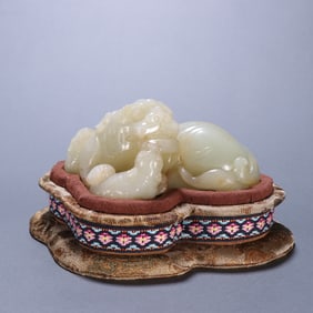 Jade Carved Beast Shape Ornament