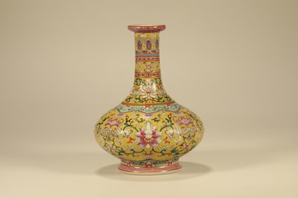 Famille Rose Flower Pattern Porcelain Vase