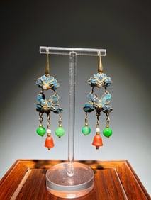 Pair of Gilt Silver Inlaid White Pearl and Blue Feather Carved Flower Pattern Earring