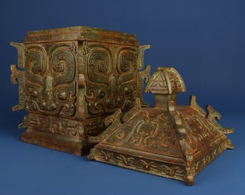 Chinese Bronze Carved Beast Face Pattern Lid Pot