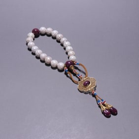 White Pearl Carved Shou Pattern Eighteen Praying Bead Bracelet