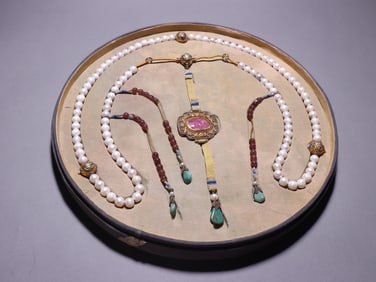 White Pearl Ceremonial Necklace