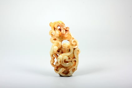 A HETIAN JADE 'DRAGON' PENDANT