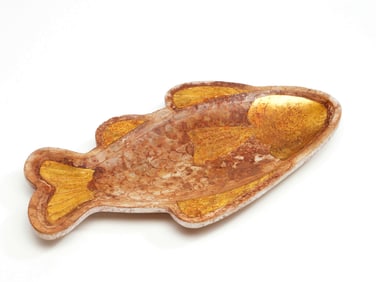 A JADE INLAID GOLD FISH SHAPED DISH