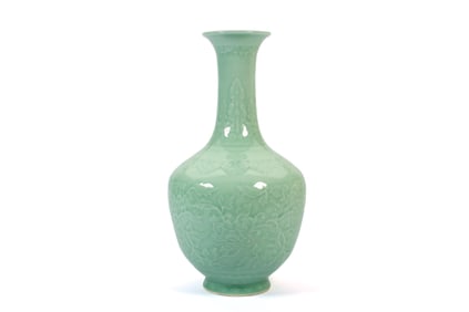 A VASE CELADON GLAZED 'POENY'VASE