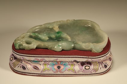 Jadeite Carved Bat Shape Washer
