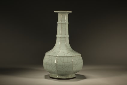 Ge Ware Porcelain Vase