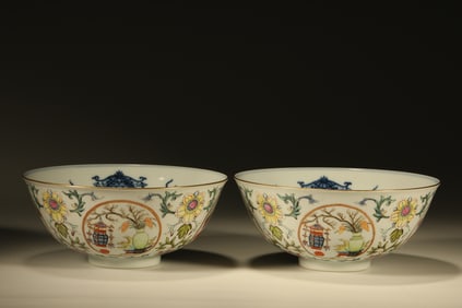 Pair of Famille Rose Flower Pattern Porcelain Bowl