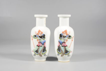 A PAIR OF FAMILLE ROSE THREE KINGDOMS CHARACTER VASES