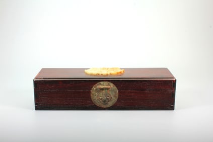 A ZITAN WOOD BOX INLAID WITH HETIAN JADE DRAGON PENDANT