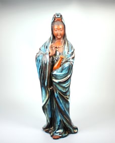A YIXING CLAY 'GUANYIN' VASE WITH FLAMBÉ GLAZE