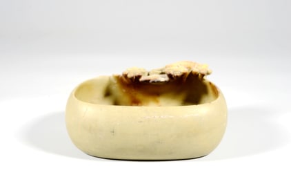 A PINEFLOWER STONE GRAPE-PATTERNED BRUSH WASHER