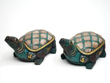 A PAIR OF GOLD AND SILVER-INLAID JADE DIVINE TURTLES