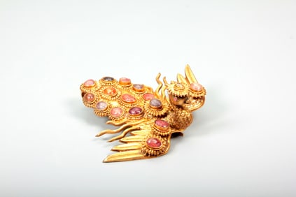 A GOLD-SILVER FILIGREE HAIRPIN INLAID WITH GEMSTONES AND PHOENIX DESIGN