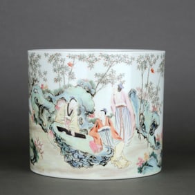A FAMILLE ROSE FIGURAL BRUSHPOT