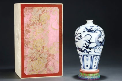 A YUAN DYNASTY BLUE AND WHITE DRAGON-PATTERN PRUNUS VASE