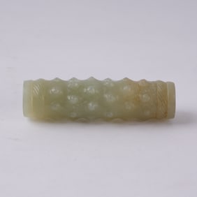 A JADE "LEZI" (PENDANT) WITH GRAIN-NALL PATTERN
