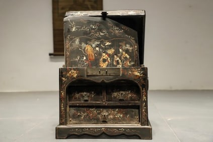 Lacquerware Gold Drawing Character Story Pattern Box