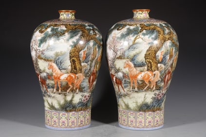 Pair of Enamel Drawing Horse Pattern Porcelain Vase