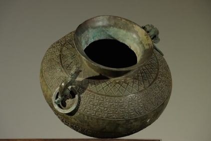 Chinese Bronze Carved Beast Face Pattern Double Chi Dragon Ears Pot