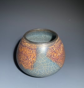 Lujun Ware Porcelain Pot