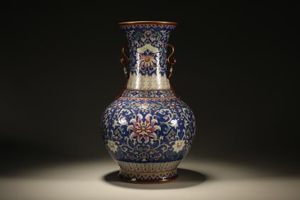 Doucai Flower Pattern Porcelain Vase