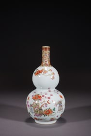 Famille Rose Flower Pattern Porcelain Gourd Shape Vase