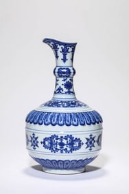 A Blue and White 'Floral' Ewer