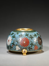 A Cloisonné Enamel 'Chrysanthemum' Water Dropper