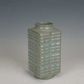 Guan Ware Porcelain Cong Shape Vase