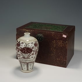 Red Inglazed Lotus Flower Pattern Porcelain Vase