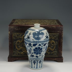 Blue and White Flower Pattern Porcelain Vase