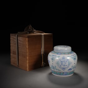 Doucai Flower and Arven Pattern Porcelain Lid Pot