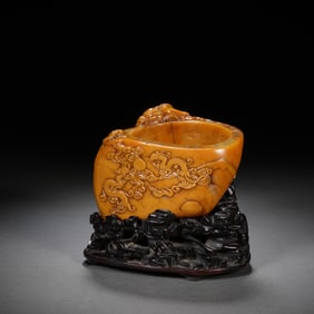 Shoushan Tianhuang Carved Chi Dragon Pattern Cup